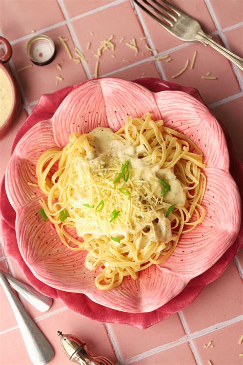 Creamy Garlic Parm Sauce 10 Minutes Delciously Nikki