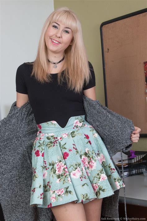 Blonde Honey Aali Rousseau Shows Her Big Ass And Rubs Her Hairy Twat Coedcherry