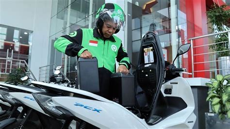 Gojek Uji Coba Motor Listrik Di Indonesia Selular ID