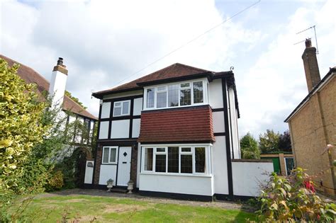 3 Bed Detached House For Sale In Coulsdon Road Old Coulsdon Coulsdon