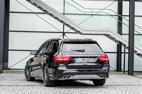Der Neue Mercedes C450 AMG 4-Matic