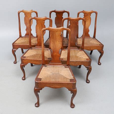 EN UPPSÄTTNING AV SEX GEORGE I VALNÖT MATSTOLAR Möbler Fåtöljer Stolar Auctionet