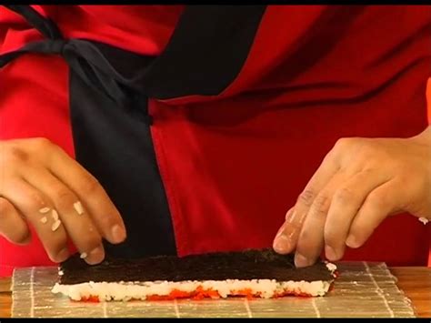 Как приготовить суши и роллы в домашних условиях - YouTube