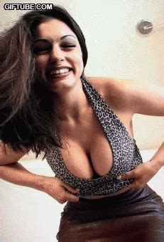 KOBIET Touch Tit Porn Pic