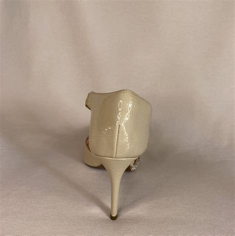 Aluguel Scarpin Nude Elo Se Regina Bianchi Brand