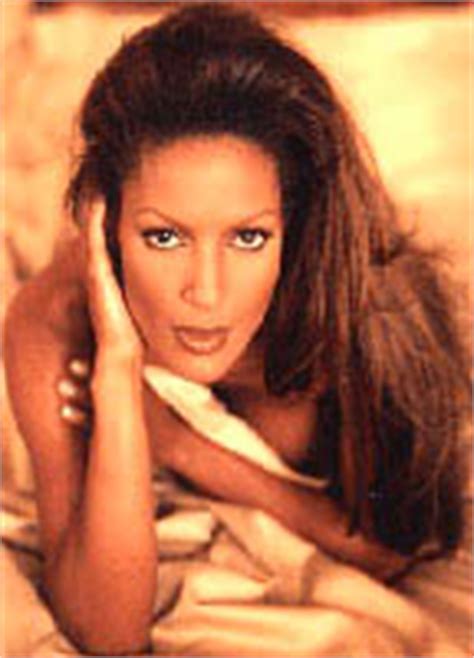 Naked Raquel Gardner In Pamela Anderson With The Girls Of Eden Quest