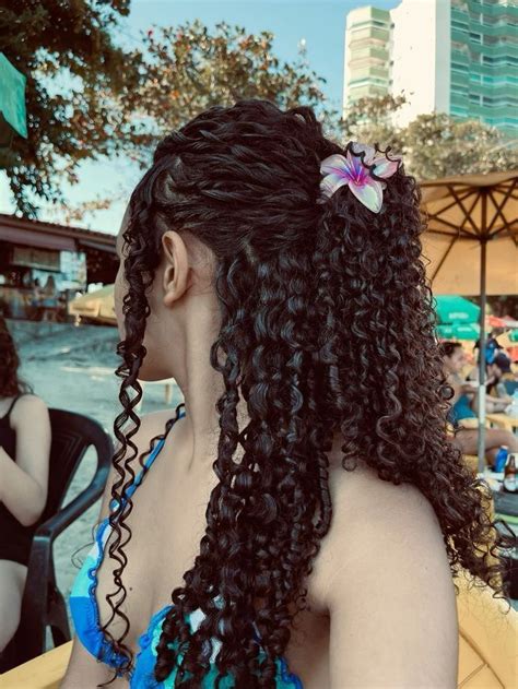 Pin de 💙! em Peinados con pelo rizado | Fotos de cabelo, Inspiração