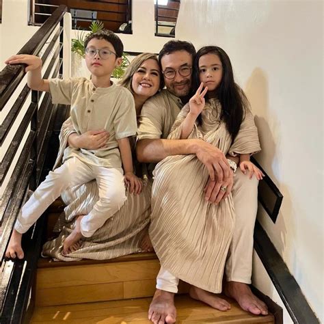 potret anak kembar artis  menggemaskan outfitnya kompak foto