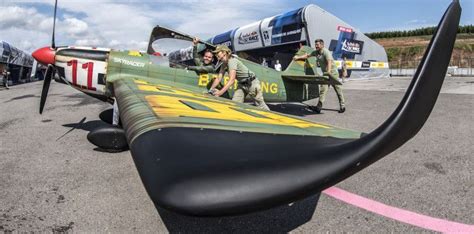 Лекарство от боязни высоты | Racing, Air race, Bull