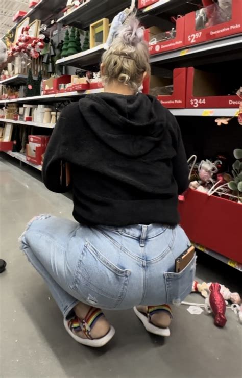 Latina Milf Has Megan Knees In Jeans Tight Jeans Forum