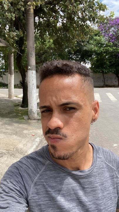 Chat gay para homens gays em busca de encontros relacionamentos câmeras ao vivo vídeos e bate