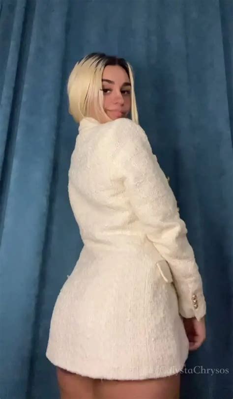 Take Me To Dinner And Fuck Me After Scrolller