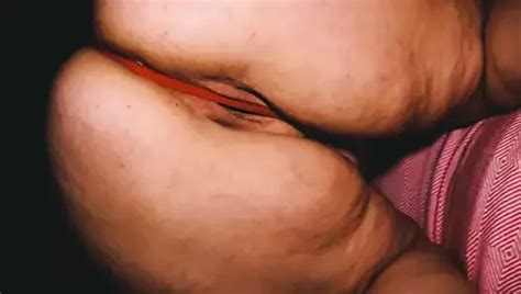 Reife bBW mit dicken titten macht einen tiefen blowjob und lässt dich ihren arsch anal ficken