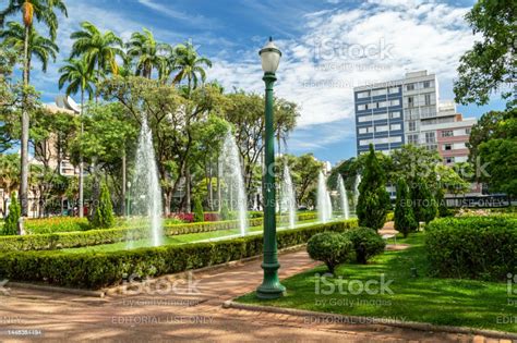 Liberty Square Source Residential Buildings Around The Square Fountain Stock Photo - Download ...