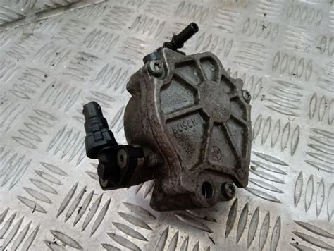 Вакуум помпа Ситроен Ц4 1.6хди 92кс.2011г. - Citroen C4 1.6HDI с ...