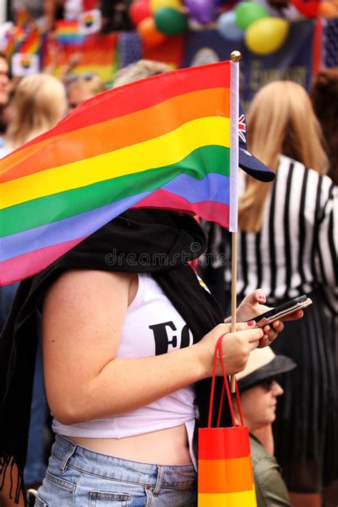 Pride Parade Anual Lgbt Impresiones Del Homosexual Y Lesbiana Que Participa En Pride Parade Gay