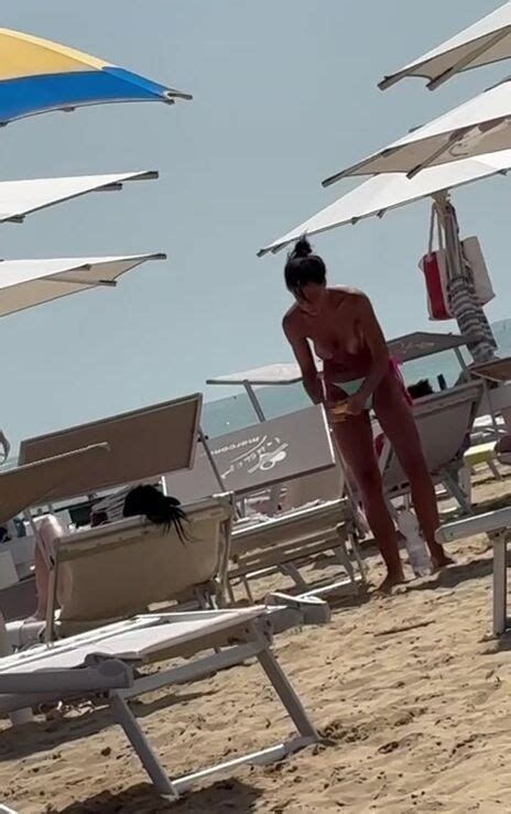 Milf Fica Al Mare In Topless Solopornoitaliani