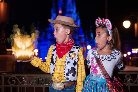 First Look! Mickey's Not-So-Scary Halloween Party Photo Ops - Mouse ...