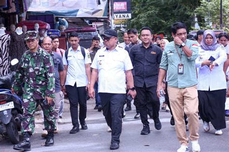 Pj Wali Kota Palopo Lakukan Operasi Pasar Harga Bahan Pokok Fajar Sulsel