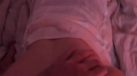 Je baise la meuf de mon meilleur ami et je jouis en elle Elle adore ça Porn Videos T