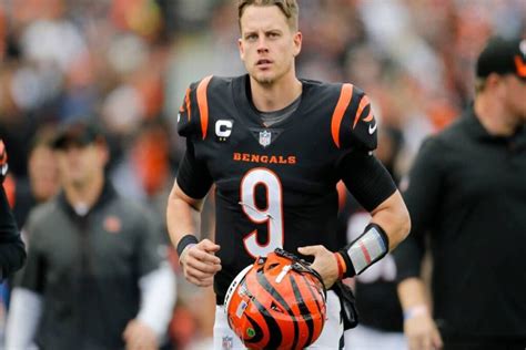 Watch Joe Burrow Spotted With Bandaged Wrist Ahead Of Bengals Vs