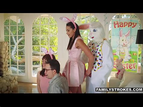 La linda Avi Love sorprende al conejito de pascua con el coño mojado XVIDEOS