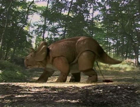 Udda Film BIKINI GIRLS ON DINOSAUR PLANET 2005 USA 58 Minuter Regi William Hellfire