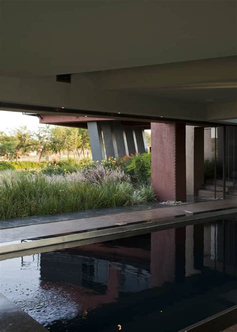 Tsi Mooikloof House by Nico van der Meulen Architects