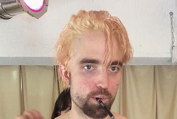 Robert Pattinson Posing Sexy For GQ Gay Male Celebs