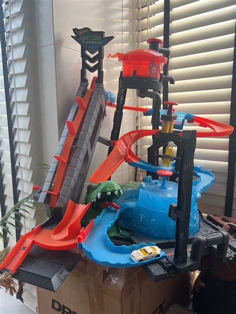 Hot Wheels Gator Car Wash Hobbies Toys Toys Games On Carousell