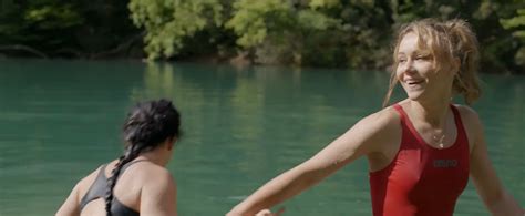 Nude Video Celebs Julie Venturelli Sexy Luna Miti Sexy Le Vent Dans Vos Cheveux