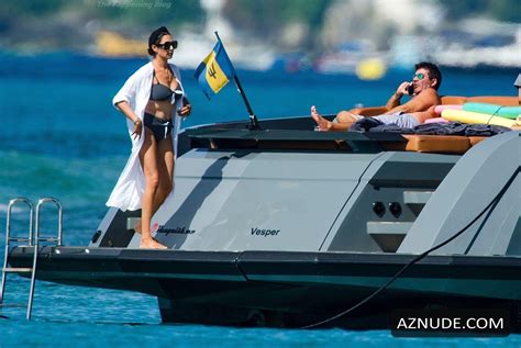 Lauren Silverman Sexy Flaunting Her Sexy Hot Body On Holiday In Barbados AZNude