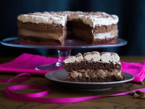 Wegański tort naked cake z owocami Przepis