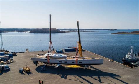 Baltic 142 – первая круизная суперяхта с подводным крылом – INTERPARUS