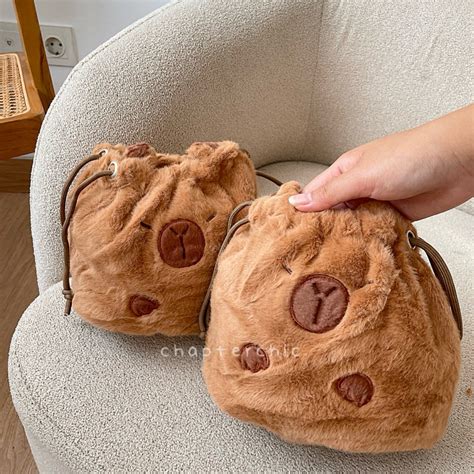 Jual Capybara Pouch Serut Tas Makeup Boneka Bulu Aesthetic Tempat