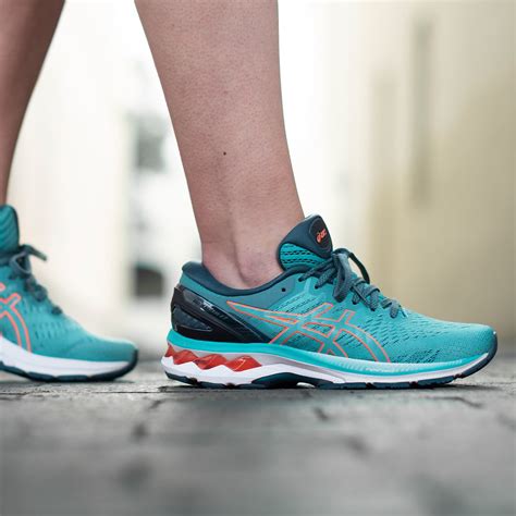 [QC] Phiên bản thứ 27 dòng giày huyền thoại GEL-KAYANO có gì đặc biệt ...