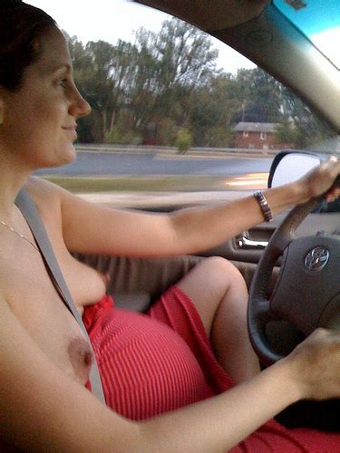 Homemade Gallery Nude Driving Porn Pic