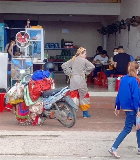 Hot girl quỵt tiền Bella lại xuất hiện dân mạng thắc mắc tiền đâu mà đổi xe đổ xăng