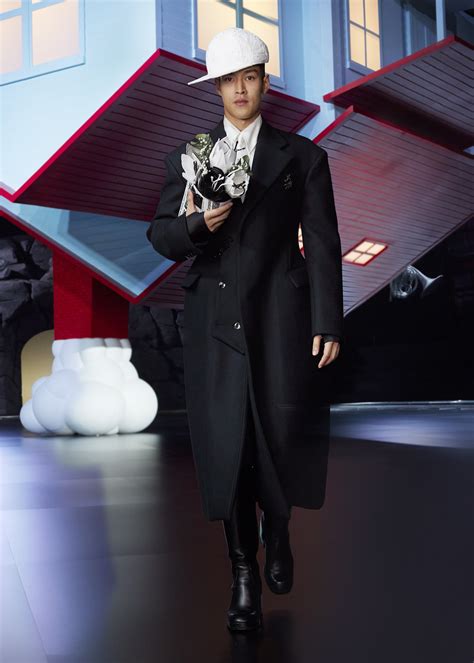 Louis Vuitton Men's Debuts Fall/Winter 2022 Spin-Off Show in Bangkok