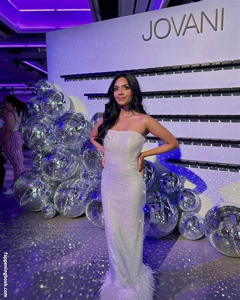 Neha Joy Nude OnlyFans Leaks Fappening FappeningBook