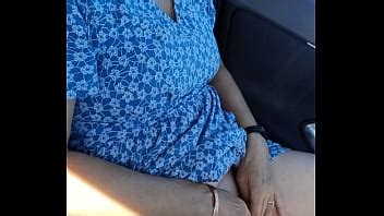 Alguien viene paja en un aparcamiento público XVIDEOS