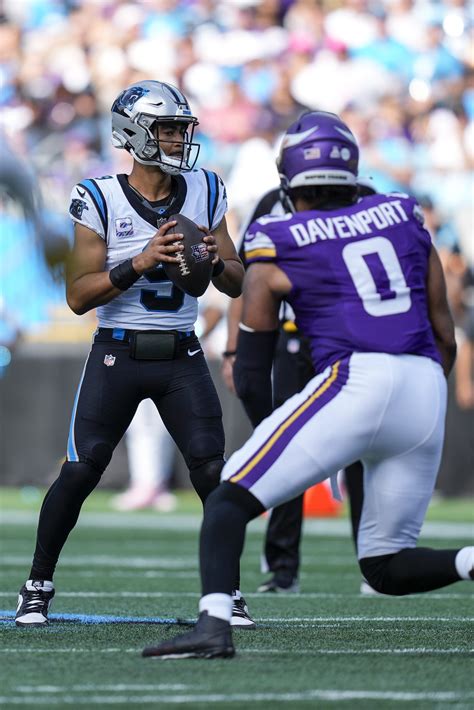 Lions DE Marcus Davenport Suffers Season-Ending Elbow Injury