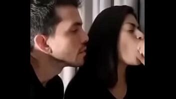 Chica Se Besa Con Su Novio Mientras Da Una Mamada Xvideos