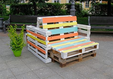 Meuble de jardin en palettes 20 idées DIY canons