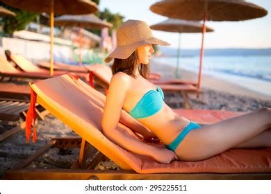 Sexy Beautiful Brunette Woman Bikini Relaxing Stock Photo 281554946 Shutterstock