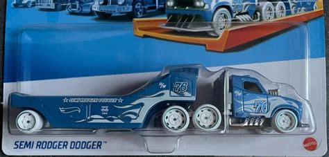 Optimus Prime Rolls Out With The Hot Wheels Track Fleet Series Autoevolution