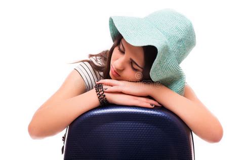 Het Concept Van De Vakantie Hoogste Mening Van Slanke Jonge Vrouw In Bikini Op De Gele Lucht