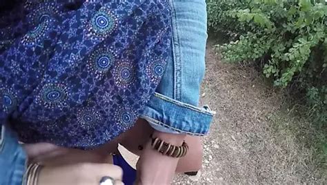 Milf Schlampe Pisst Und Entleert Ihren Ehemann In Seinem Tanga Im Freien Xhamster