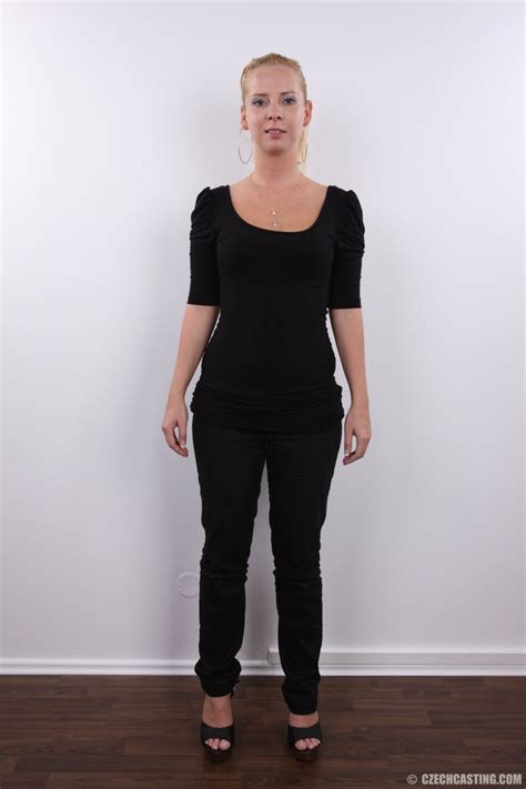 Curvy Blonde Poses Naked Porn Pictures Xxx Photos Sex Images Pictoa