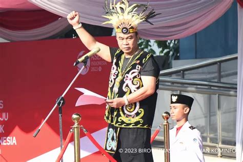 Kenali Baju Adat Dayak King Baba Yang Dipakai Menkominfo Budi Di Hut Ke